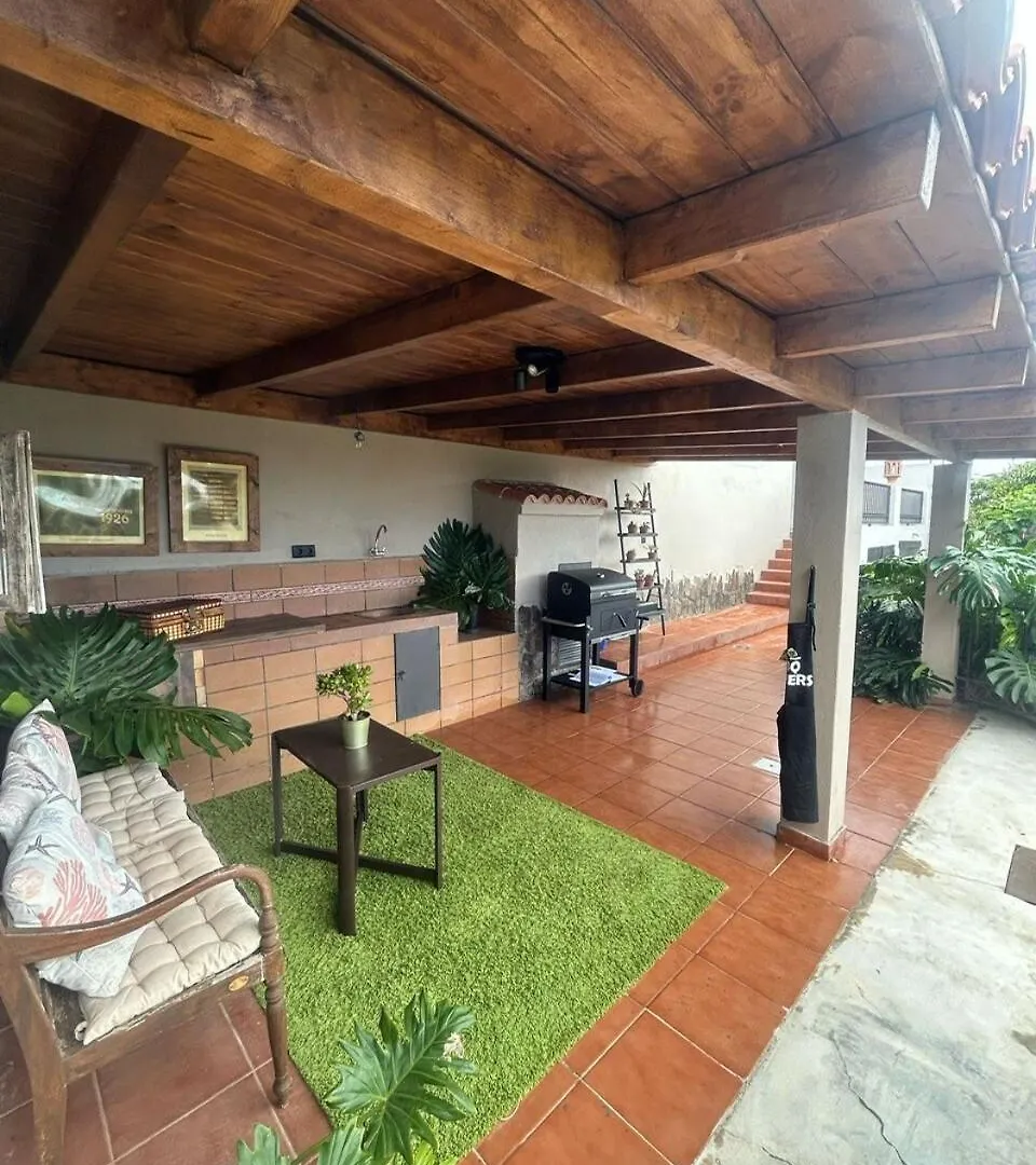 Villa De Lujo Con Jardin Privado Y Vistas Al Mar تاكورونتي بيت للعطل